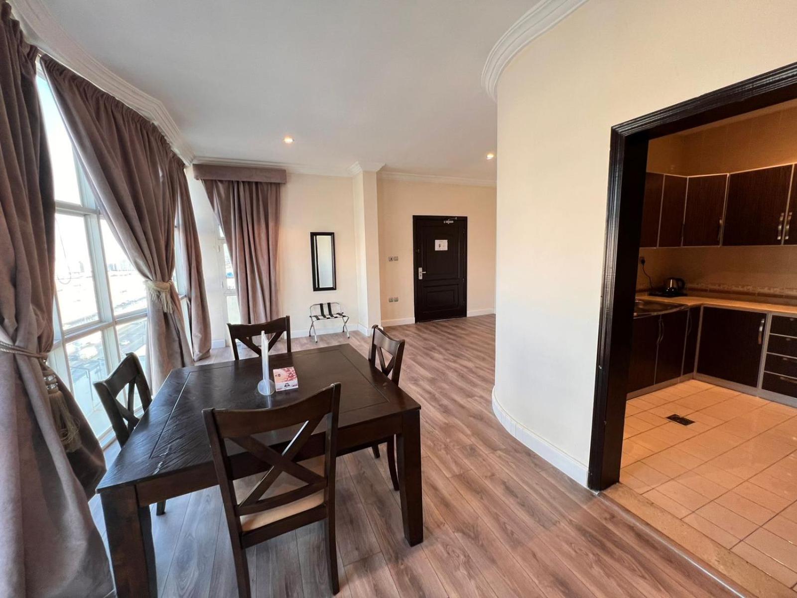 Alshaheen Suites Jeddah Exterior photo
